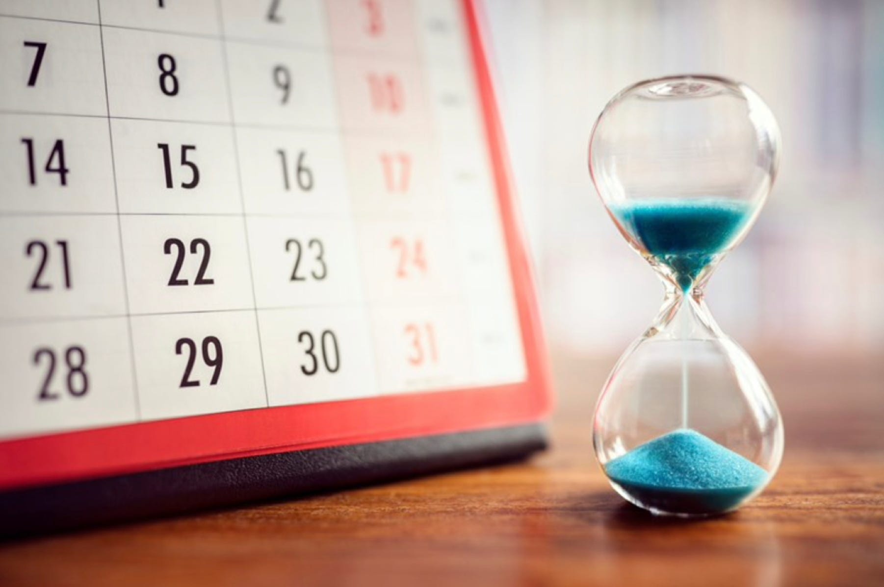 Hourglass with calendar